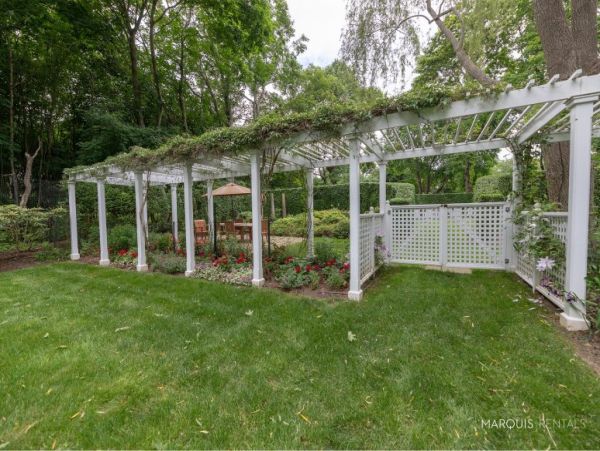 Hamptons Home 1020799