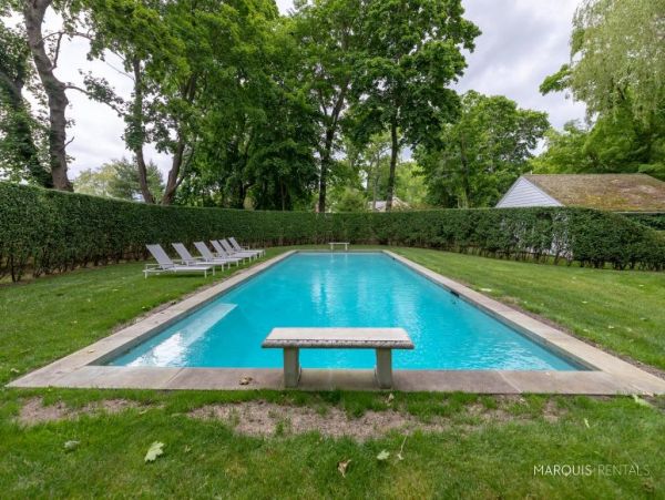 Hamptons Home 1020799