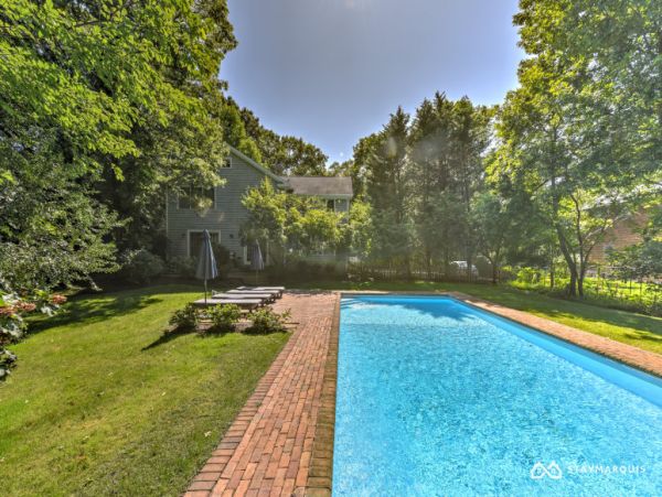 Hamptons Home 1020800