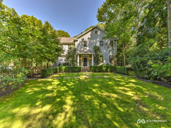 Hamptons Home 1020800