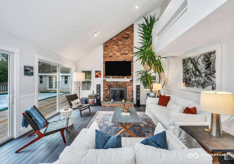 Hamptons Home 1020801