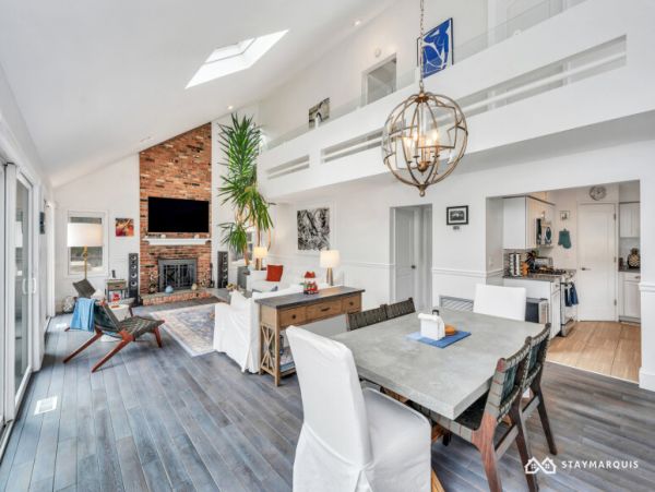 Hamptons Home 1020801