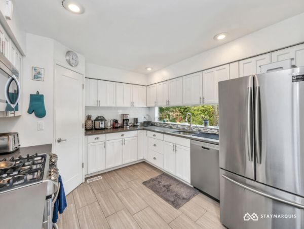 Hamptons Home 1020801