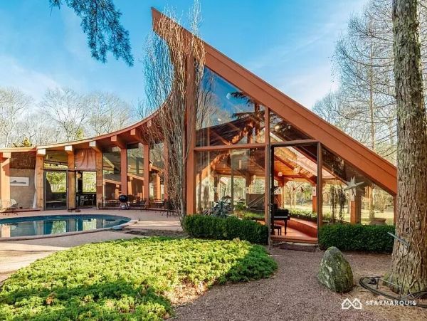 Hamptons Home 1020802