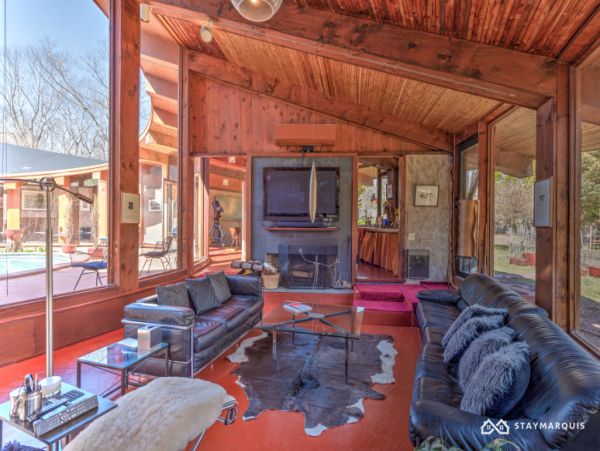 Hamptons Home 1020802