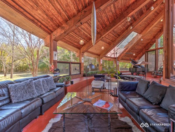 Hamptons Home 1020802