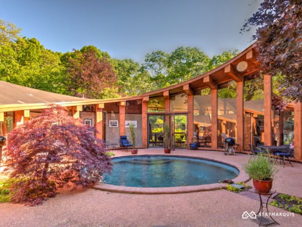 Hamptons Home 1020802