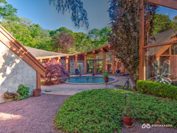 Hamptons Home 1020802