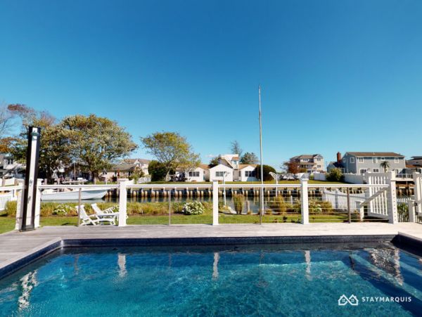 Hamptons Home 1020803