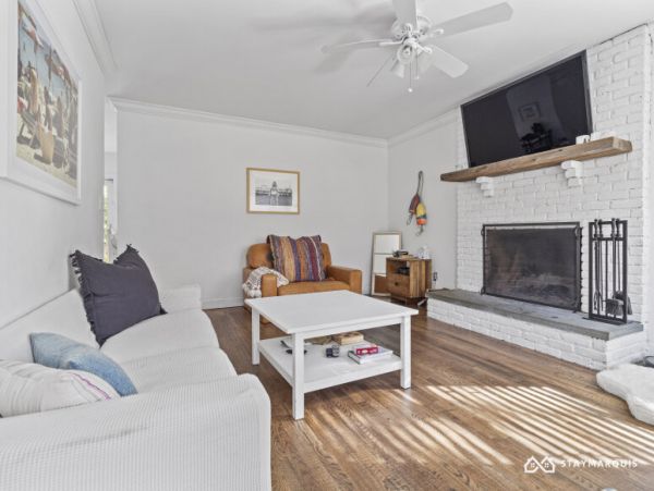 Hamptons Home 1020807