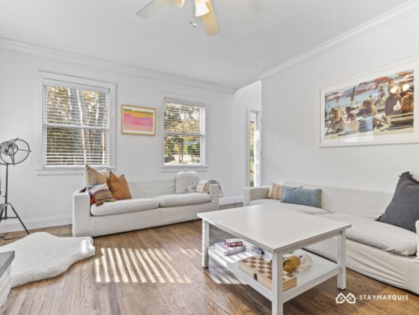 Hamptons Home 1020807