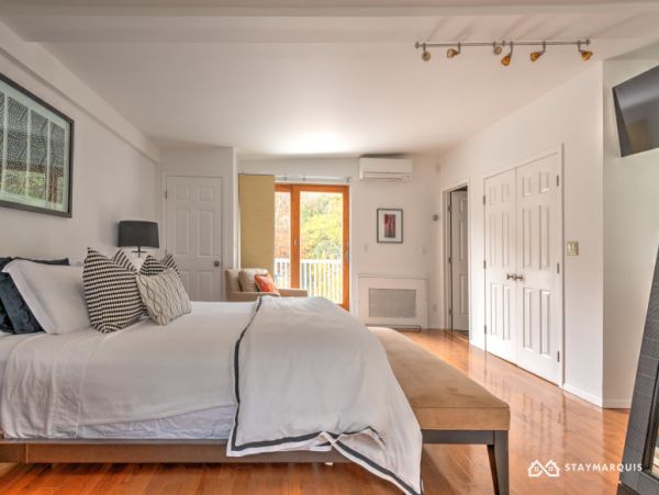 Hamptons Home 1020810