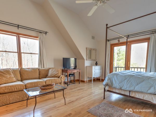 Hamptons Home 1020811
