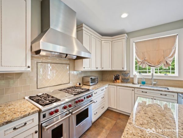 Hamptons Home 1020813