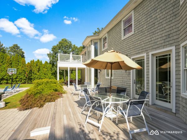 Hamptons Home 1020813