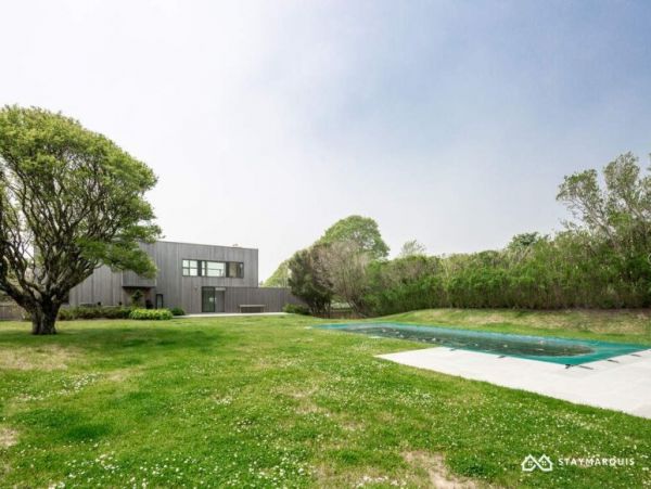 Hamptons Home 1020816