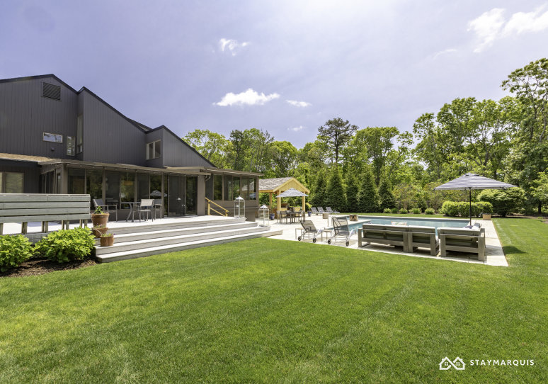 Hamptons Home 1020817