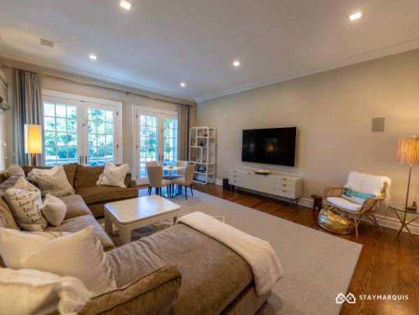 Hamptons Home 1020819