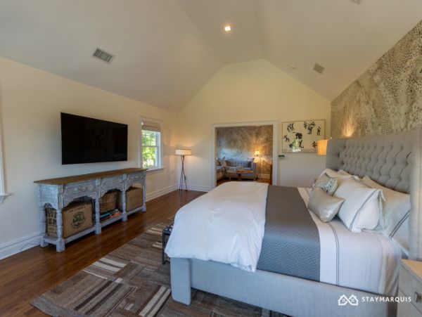 Hamptons Home 1020819