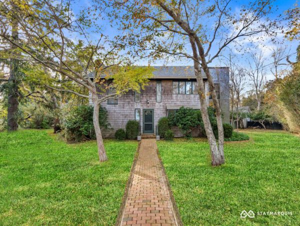Hamptons Home 1020822