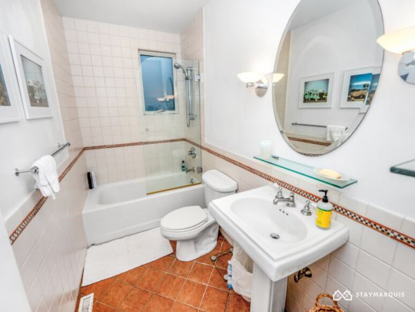 Hamptons Home 1020822