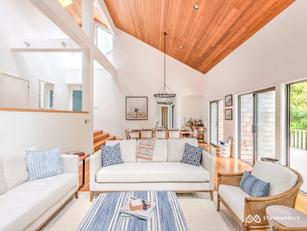 Hamptons Home 1020824