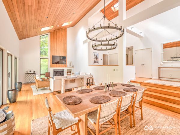Hamptons Home 1020824