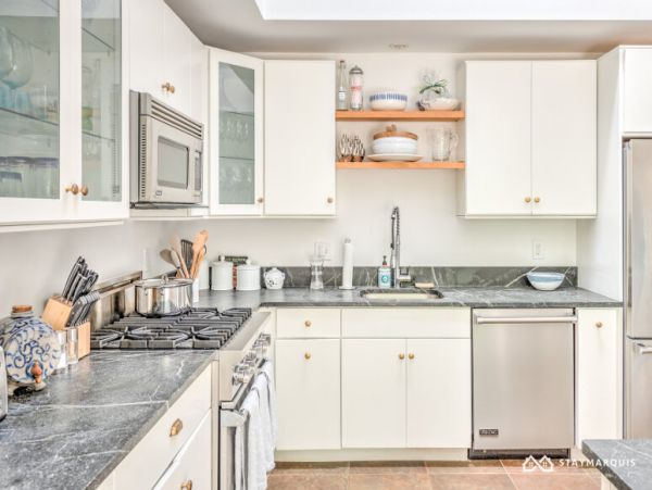 Hamptons Home 1020824