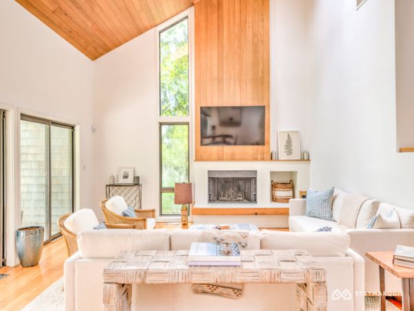 Hamptons Home 1020824