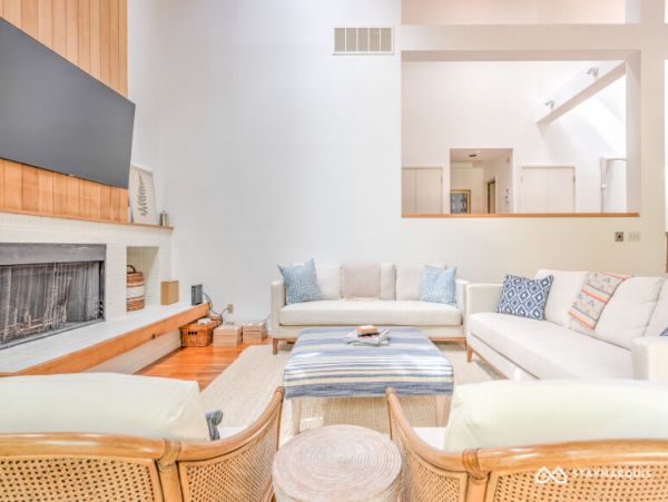 Hamptons Home 1020824