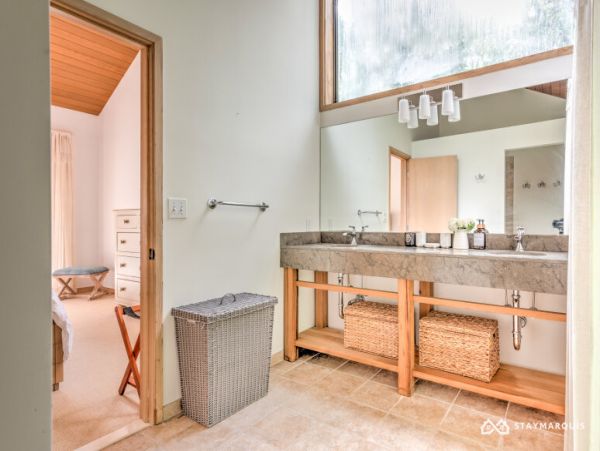 Hamptons Home 1020824