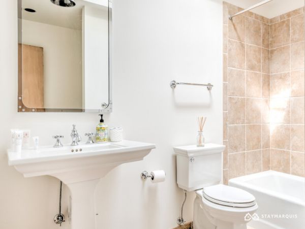 Hamptons Home 1020824