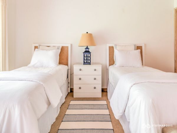 Hamptons Home 1020824