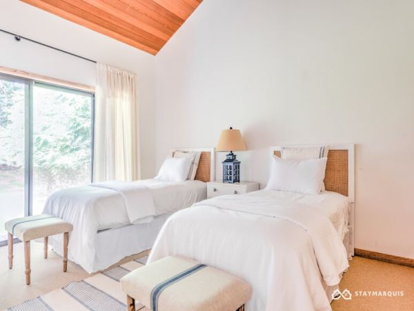 Hamptons Home 1020824