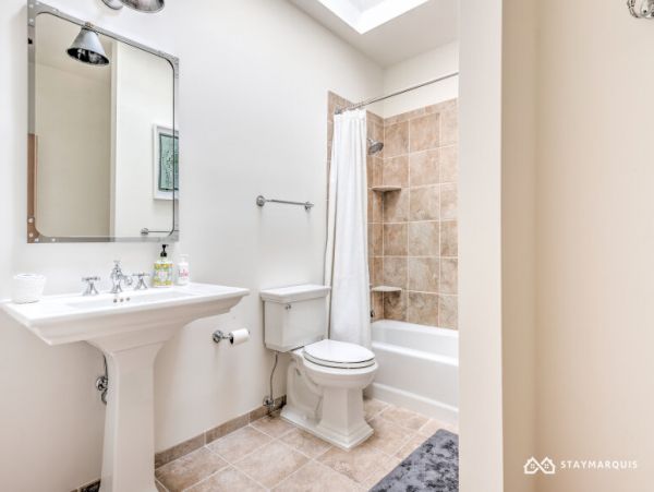 Hamptons Home 1020824