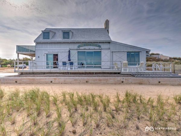Hamptons Home 1020825