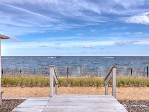 Hamptons Home 1020825