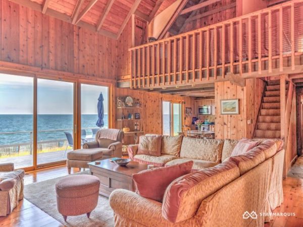 Hamptons Home 1020825