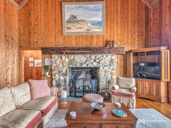 Hamptons Home 1020825