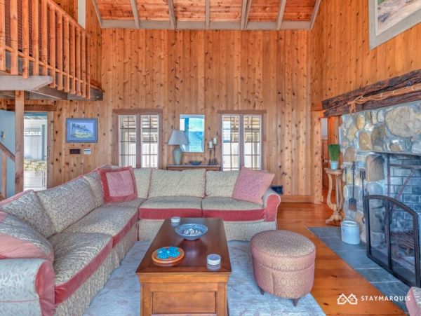 Hamptons Home 1020825