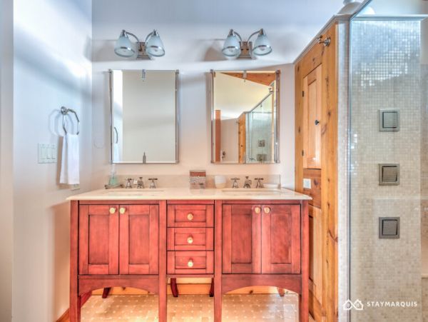 Hamptons Home 1020825
