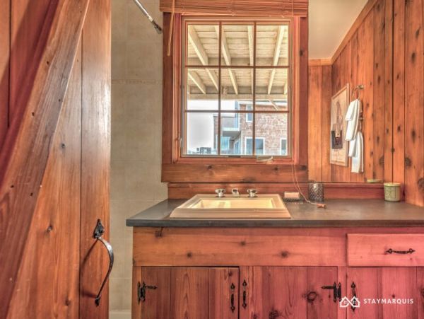 Hamptons Home 1020825