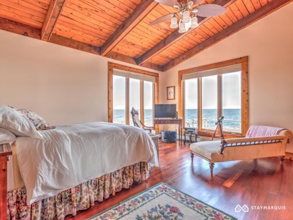Hamptons Home 1020825