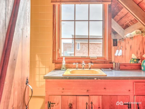 Hamptons Home 1020825