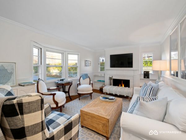 Hamptons Home 1020826