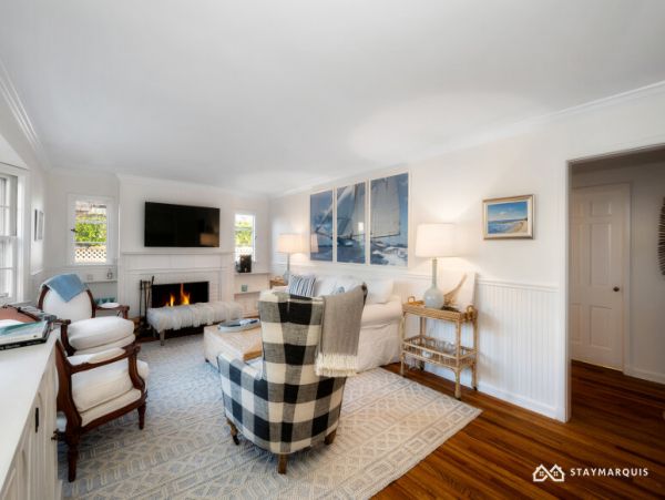 Hamptons Home 1020826