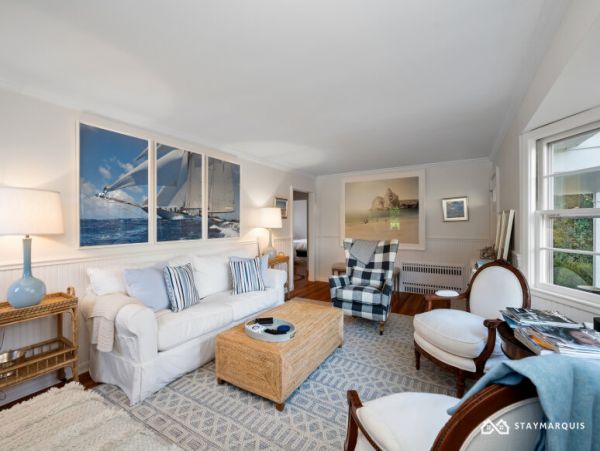 Hamptons Home 1020826