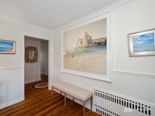 Hamptons Home 1020826