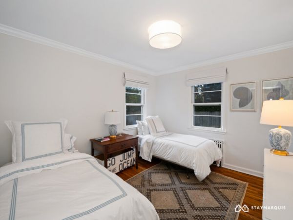 Hamptons Home 1020826