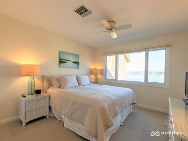 Hamptons Home 1020827
